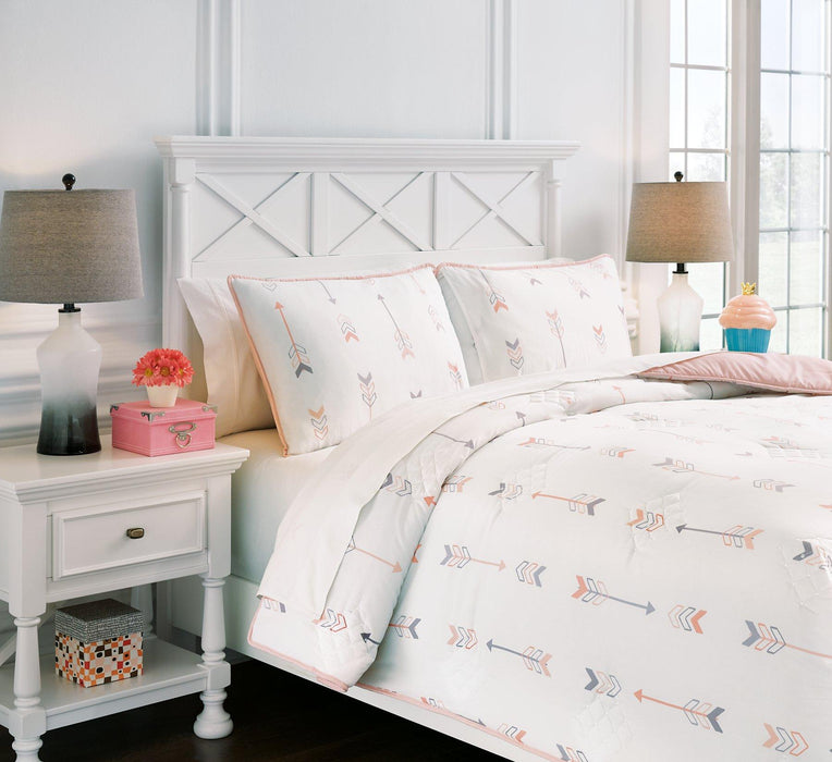 Lexann Comforter Set